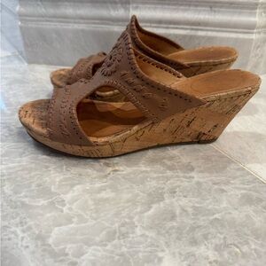 Jack Rogers cork and leather wedge
Size 7.5